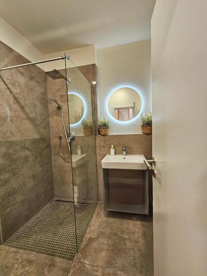 2 Room Apartment, New Building, Bosakova Street, 28 Bratislava Eksteriør billede